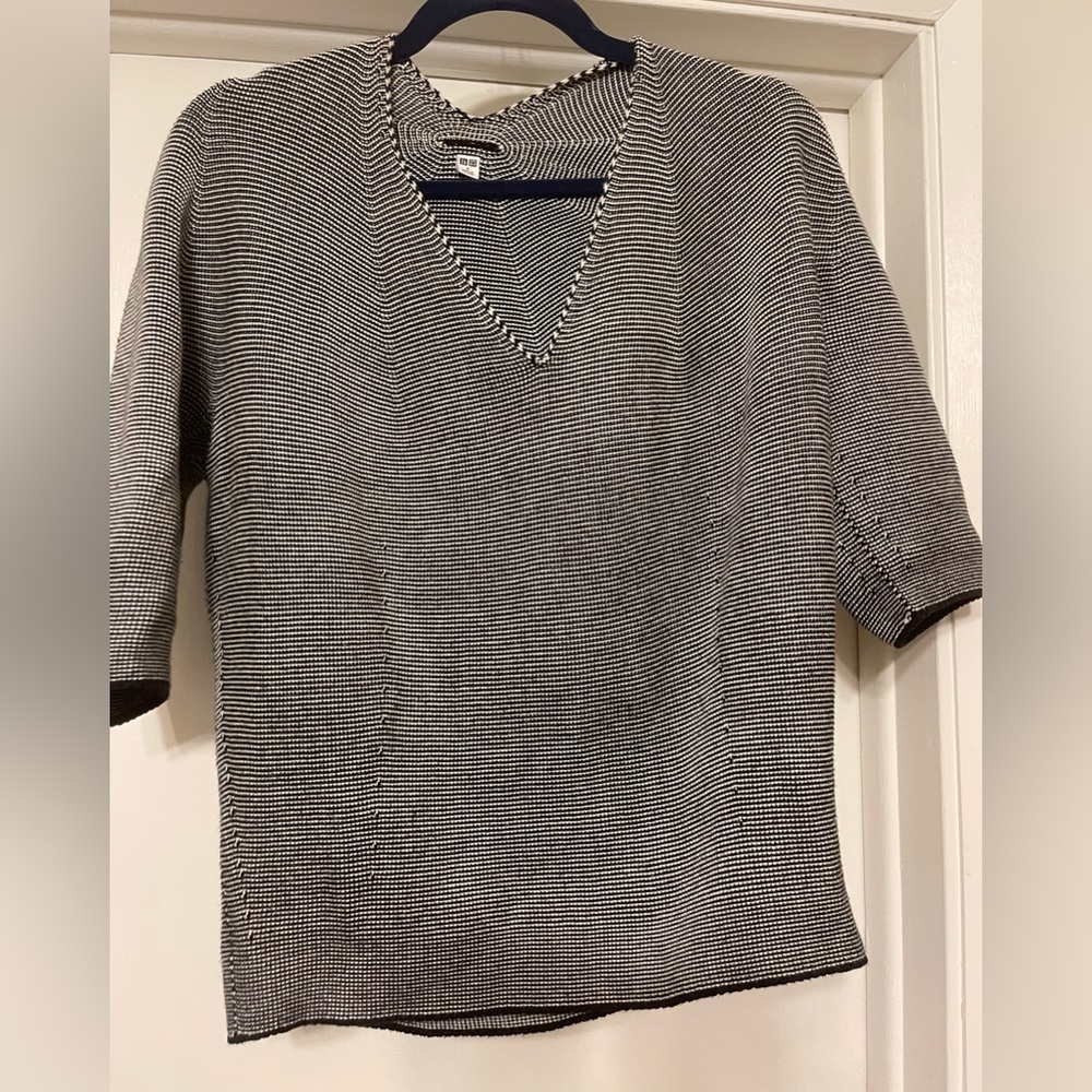 Uniqlo sweater